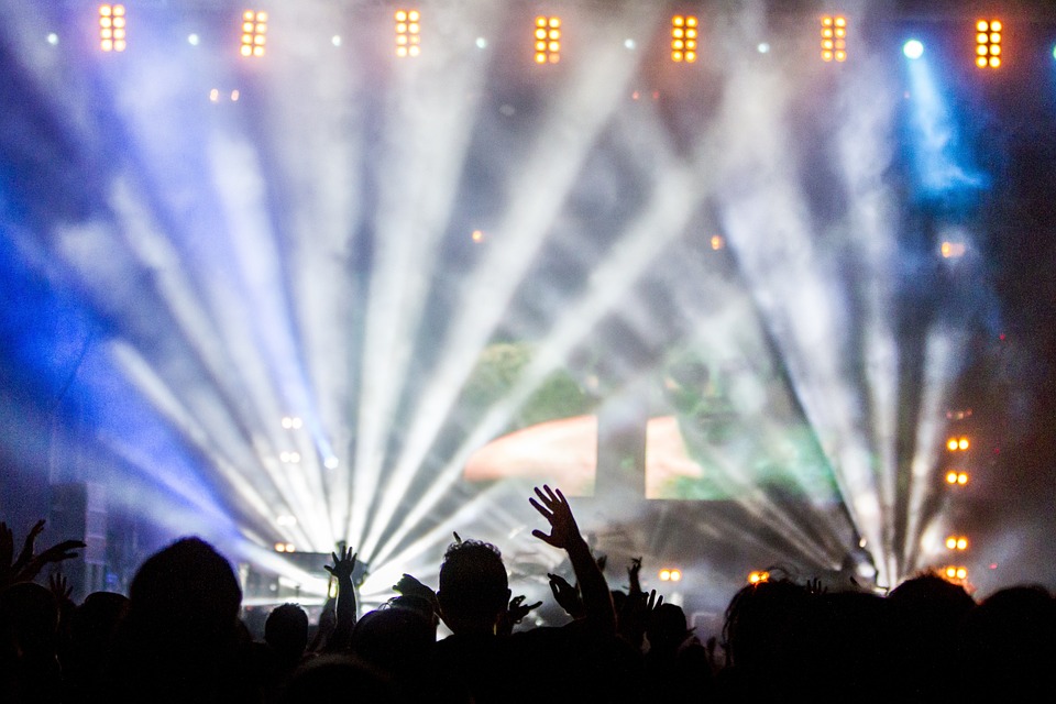 Header Event- Concert page small image beside the form