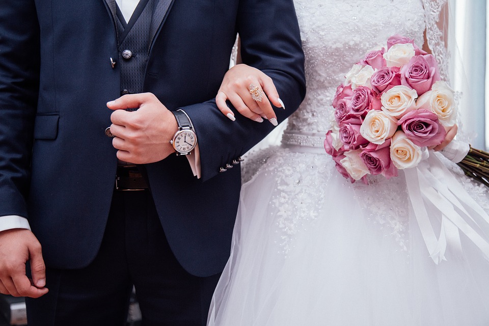 Header Event- wedding page small image beside the form