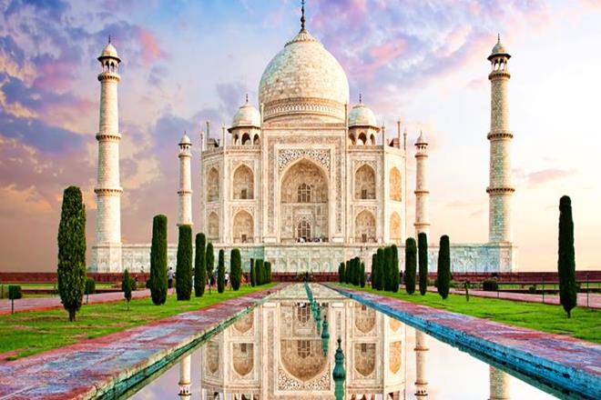 Header Luxury Package-Seven wonders page small image beside the form