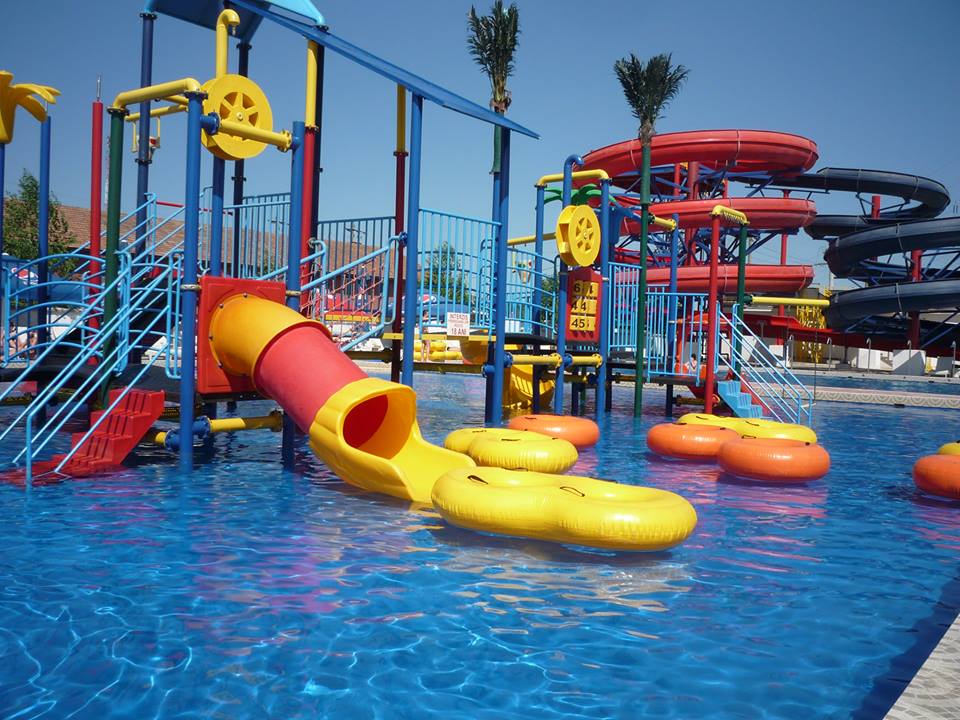 Header Picnic- Water Park small image beside the form