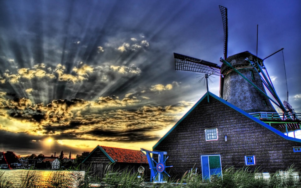 Header Real Estate- Farmhouse page Main Image